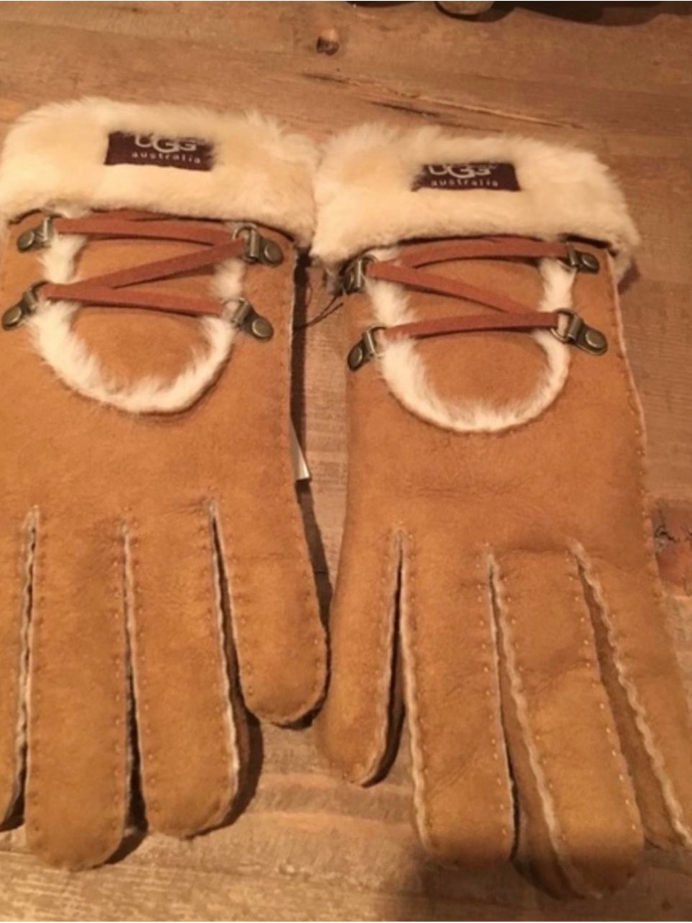 UGG